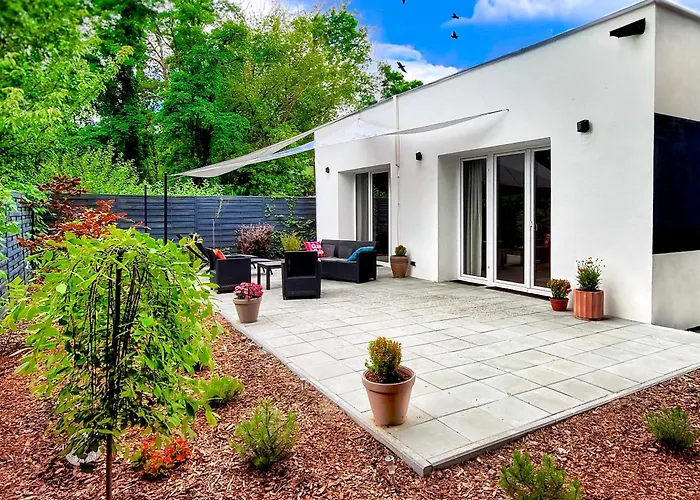 Modern Villa & Private Garden In Warsaw - Fully Renovated 2025